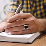 انگشتر عقیق مشکی نقره دست ساز مردانه طرح مقتدی + حرز امام جواد (ع) - Image 3