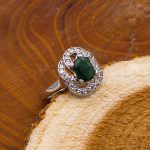 انگشتر زمرد نقره زنانه الماس تراش طرح مهتا - Image 3