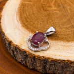 گردنبند یاقوت سرخ الماس تراش نقره زنانه طرح پوپک - Image 3