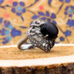 انگشتر عقیق مشکی نقره زنانه طرح پندار - Image 3