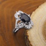 انگشتر یاقوت کبود الماس تراش نقره زنانه طرح لیانا - Image 3