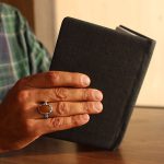 انگشتر عقیق سرخ یمنی نقره مردانه طرح کاتب - Image 3