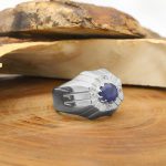 انگشتر یاقوت کبود الماس تراش نقره مردانه دست ساز طرح مهرنیا + ۴ قطعه برلیان - Image 5