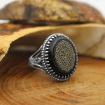 انگشتر عقیق مشکی نقره مردانه طرح رضوان + حرز امام جواد (ع) + آیت الکرسی - Image 2