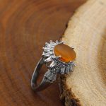 انگشتر عقیق سرخ یمنی نقره زنانه طرح افسانه - Image 3