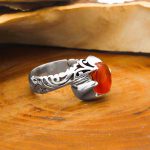 انگشتر عقیق سرخ یمنی نقره دست ساز مردانه طرح شهپر - Image 2