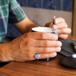 انگشتر عقیق کبود یمنی نقره دست ساز طرح نینوا + حرز امام جواد (ع) - Image 3