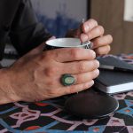 انگشتر عقیق سبز نقره مردانه طرح سردار دلها + حرز امام جواد (ع) + آیت الکرسی - Image 4