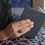 انگشتر عقیق سبز نقره مردانه طرح یا علی بن موسی + حرز امام جواد (ع) + آیت الکرسی - Image 3