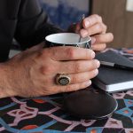 انگشتر عقیق مشکی نقره مردانه طرح نوید + حرز امام جواد (ع) + آیت الکرسی - Image 4