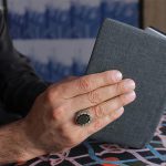 انگشتر عقیق مشکی نقره مردانه طرح مزدا + حرز امام جواد (ع) + آیت الکرسی - Image 3