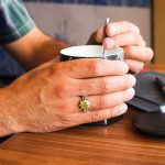 انگشتر زبرجد الماس تراش نقره مردانه دست ساز طرح مهدیار - Image 4