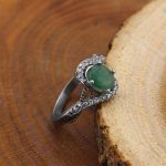 انگشتر زمرد الماس تراش نقره زنانه طرح ساقی - Image 2