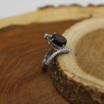 انگشتر عقیق مشکی نقره زنانه طرح فائزه + حرز امام جواد (ع) + آیت الکرسی - Image 3