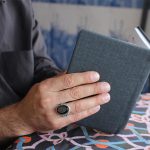 انگشتر عقیق مشکی نقره مردانه طرح سردار دلها + حرز امام جواد (ع) + آیت الکرسی - Image 4