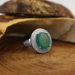 انگشتر عقیق سبز نقره زنانه طرح نرجس + حرز امام جواد (ع) + آیت الکرسی - Image 3