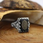 انگشتر عقیق مشکی نقره مردانه طرح رهبری + حرز امام جواد (ع) + آیت الکرسی - Image 2