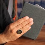 انگشتر عقیق مشکی نقره مردانه طرح ستار بزرگ + حرز امام جواد (ع) + آیت الکرسی - Image 3