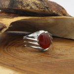 انگشتر عقیق سرخ یمنی نقره مردانه دست ساز طرح صدرا - Image 2