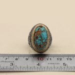 انگشتر فیروزه نیشابوری دست ساز نقره مردانه طرح قلم زنی فاخر ثامن - Image 5