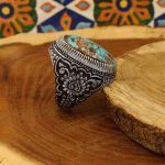 انگشتر فیروزه نیشابوری دست ساز نقره مردانه طرح قلم زنی فاخر ثامن - Image 3