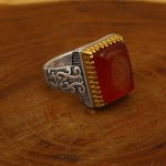 انگشتر عقیق سرخ نقره مردانه طرح ثاقب + حرز امام جواد (ع) + آیت الکرسی - Image 3