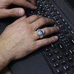 انگشتر عقیق شجر نقره مردانه طرح دورطلایی رحمان - Image 4