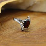 انگشتر گارنت نقره زنانه طرح فائزه - Image 3