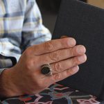 انگشتر عقیق مشکی نقره مردانه طرح پیمان + حرز امام جواد (ع) + آیت الکرسی - Image 4