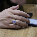 انگشتر عقیق کبود یمنی نقره مردانه دست ساز طرح سامان - Image 4