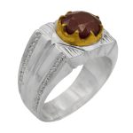 انگشتر یاقوت سرخ الماس تراش نقره مردانه دست ساز طرح دورطلایی ماهزاد