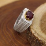 انگشتر یاقوت سرخ الماس تراش نقره مردانه دست ساز طرح دورطلایی ماهزاد - Image 3