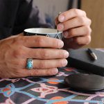 انگشتر فیروزه نیشابوری نقره مردانه دست ساز طرح رجب - Image 4