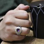 انگشتر آمیتیست نقره مردانه دست ساز طرح قلم زنی و آیینه کاری هیرو - Image 5