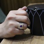 انگشتر آمیتیست نقره مردانه دست ساز طرح قلم زنی مزدک - Image 4