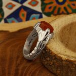 انگشتر عقیق سرخ یمنی نقره مردانه طرح حافظ - Image 2