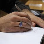 انگشتر عقیق کبود یمنی نقره مردانه طرح علمدار - Image 4