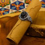 انگشتر عقیق باباقوری نقره زنانه طرح فلامک - Image 2