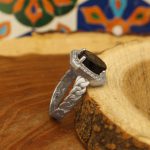 انگشتر عقیق مشکی نقره زنانه طرح بیتا + حرز امام جواد (ع) + آیت الکرسی - Image 3