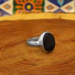 انگشتر عقیق مشکی نقره دست ساز مردانه طرح ساتر + حرز امام جواد (ع) - Image 2