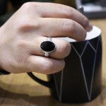 انگشتر عقیق مشکی نقره دست ساز مردانه طرح ساتر + حرز امام جواد (ع) - Image 4