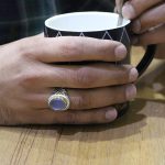 انگشتر عقیق کبود یمنی نقره مردانه طرح بهمن - Image 4