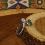 انگشتر زمرد الماس تراش نقره زنانه طرح نفس - Image 2