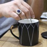 انگشتر یاقوت کبود الماس تراش نقره مردانه دست ساز طرح هاشم - Image 5