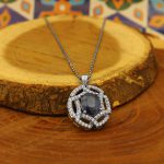 گردنبند یاقوت کبود الماس تراش نقره زنانه طرح هلیا - Image 2