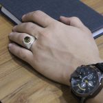 انگشتر الکساندریت الماس تراش نقره مردانه دست ساز طرح فراق - Image 4