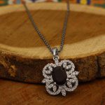 گردنبند گارنت الماس تراش نقره زنانه طرح بابونه - Image 2