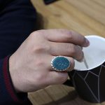 انگشتر عقیق سبز نقره مردانه طرح هوالعلی - Image 3