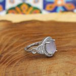 انگشتر عقیق کبود یمنی نقره زنانه طرح رائده - Image 3