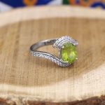 انگشتر زبرجد الماس تراش نقره زنانه طرح فریاد - Image 2